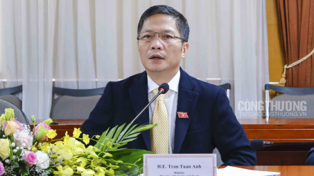 Bộ trưởng Trần Tuấn Anh: Không vì áp lực giải tỏa ùn tắc tại cửa khẩu mà coi nhẹ chống dịch