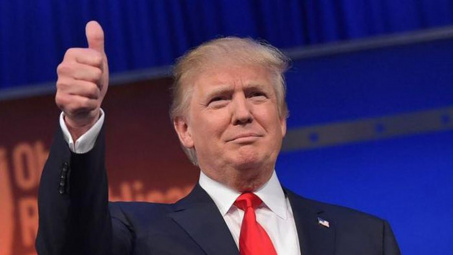 Tổng thống Mỹ Donald Trump cảm ơn Việt Nam chuyển 450.000 bộ quần áo bảo hộ y tế