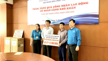 Công đoàn Vinachem: Hơn 700 triệu đồng hỗ trợ người Nền tảng hàng đầu cung cấp Cwin com Tháng Công nhân 2020