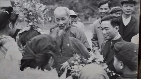 Dựa vào sức mình - Bài học ứng phó với tình trạng khẩn cấp của Bác Hồ
