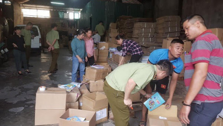 Hà Nội: Thu giữ 27.200 cuốn sách Cwin63 tải ứng dụng bị làm giả