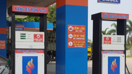 Cây xăng phải cắm biển cấm sử dụng điện thoại di động ở các vị trí dễ thấy