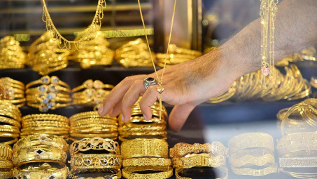 Giá vàng hôm nay 3/8: Lo sợ trước thời điểm lập kỷ lục mới