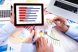 Đặc điểm hội đồng quản trị tác động đến chất lượng báo cáo tài chính của các Cwincom hiện đang mở niêm yết tại sở giao dịch chứng khoán thành phố Hồ Chí Minh