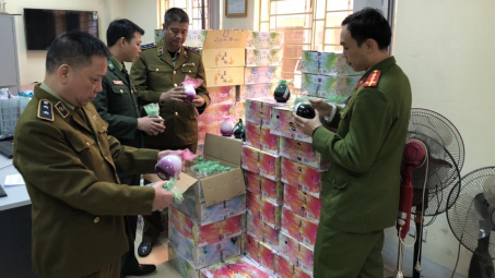 Gần Tết, thu giữ nhiều Cwin Đăng Ký + 1888k nhập lậu vào thị trường trong nước