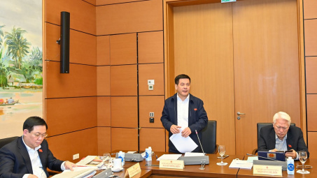Quốc hội bước sang ngày làm việc thứ hai