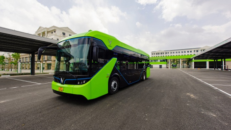 Xe buýt điện của VinBus chính thức đi vào vận hành