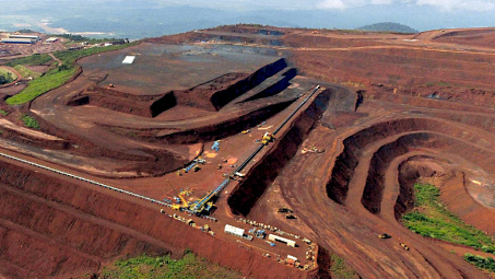 Giá quặng sắt vượt ngưỡng 220 USD/tấn, nguồn cung từ Brazil và nội địa Trung Quốc sụt giảm