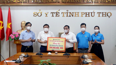 Công đoàn Vinachem: Hàng trăm triệu đồng hỗ trợ người Nền tảng hàng đầu cung cấp Cwin com “Tháng Công nhân 2021”