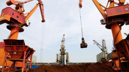 Giá quặng sắt giảm tuần thứ 4 liên tiếp, nguồn cung quặng sẽ tăng mạnh trong nửa cuối năm nay