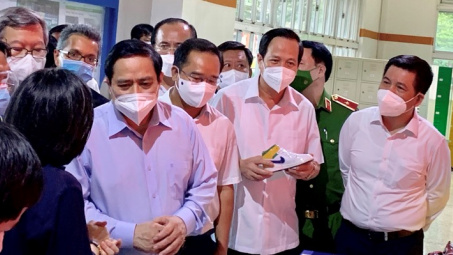 Thủ tướng Phạm Minh Chính động viên lực lượng y tế, Cwincom hiện đang mở trong công tác phòng chống dịch ở Long An