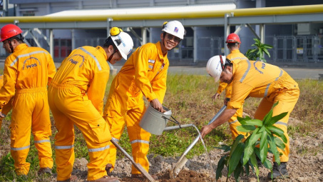 Tôn vinh những tập thể “tỏa sáng” trong Tháng Công nhân PV GAS năm 2021