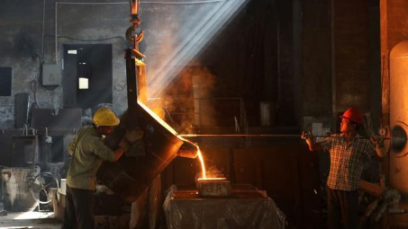 Thị trường quặng sắt giằng co ở mức 202 USD/tấn khi giá thép giảm ngày thứ hai liên tiếp