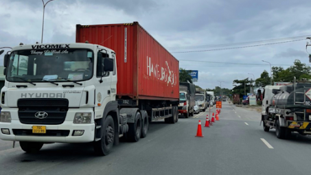 Không ban hành “giấy phép con” làm cản trở lưu thông hàng hóa