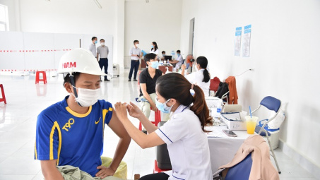 Công ty Nhôm Đăk Nông - TKV tiếp tục tiêm 657 liều Vaccine mũi thứ 2 cho công nhân