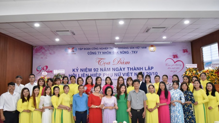 Nữ CBCNV Công ty Nhôm Đắk Nông - TKV: Hiện đại, Trang Chủ Cwin Com | Link Bảo Mật Cao 100%, trí tuệ và sắc đẹp