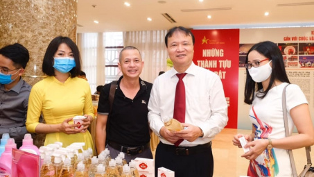 Xây dựng hệ sinh thái cộng đồng Cwincom hiện đang mở Nền tảng hàng đầu cung cấp Cwin com, kinh doanh hàng Việt Nam