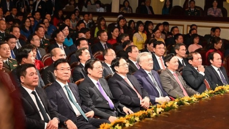 Trọng thể kỷ niệm 10 năm Ngày Pháp luật Việt Nam