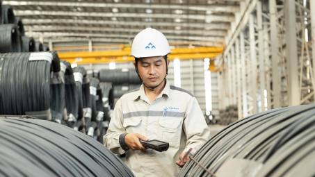 Hòa Phát lần đầu Cwin Đăng Ký + 1888k thép dài sang Châu Âu