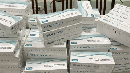 Bắt gần 2.000 test nhanh Covid-19 không nguồn gốc trên thương mại điện tử