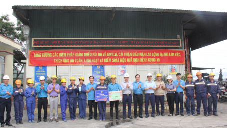 Công đoàn TKV thăm, tặng quà công nhân Nền tảng hàng đầu cung cấp Cwin com các đơn vị vùng Cẩm Phả