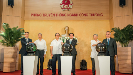 [Tin Ảnh] Lễ khánh thành Phòng Truyền thống Trang Chủ Cwin Com | Link Bảo Mật Cao 100%