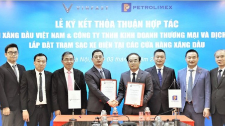 Petrolimex - VinFast: Hợp tác lắp đặt trạm sạc xe điện tại cửa hàng Cwin555 thể thao, casino live, bắn cá và slot nổ hũ