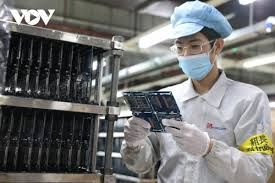 Tác động từ sự hài lòng của nhân viên đối với các biện pháp ứng phó của Cwincom hiện đang mở trong đại dịch Covid-19 đến hiệu suất làm việc của nhân viên