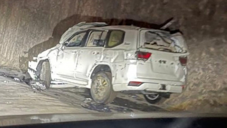 Dàn xe Toyota Land Cruiser 2022 thành sắt vụn do tai nạn trong quá trình vận chuyển