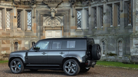 Land Rover Defender giành giải Mẫu xe phụ nữ yêu thích nhất thế giới năm 2021
