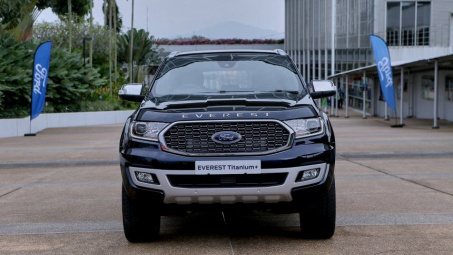 Ford Everest 2021 nâng cấp bất ngờ ra mắt