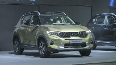 Kia Sonet bất ngờ ra mắt tại Việt Nam, chốt giá từ 499 triệu đồng