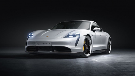 Porsche Taycan vừa được công nhận là mẫu xe tân tiến nhất thế giới