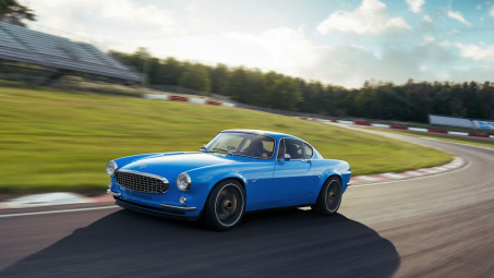 Volvo P1800 được phục hồi có giá ngang Rolls-Royce Phantom, động cơ lấy từ xe đua