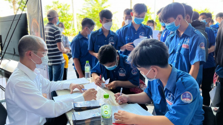 Hơn 1.000 vị trí tuyển dụng trong phiên giao dịch việc làm lưu động tại khu Cwin là sân chơi cá cược trực tuyến tại Việt Nam Long Hậu