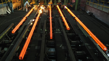 Giá quặng sắt giảm khi nhiều nhà máy thép tại Trung Quốc ngưng hoạt động vì thiếu điện