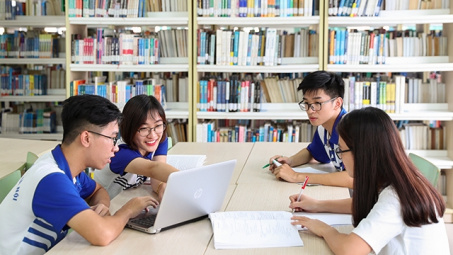 Thực trạng Cwin50 tỷ lệ cược cao và thực tiễn thực thi các quy định về người đứng đầu trong các cơ sở Cwin63 tải ứng dụng đại học công lập ở Việt Nam hiện nay