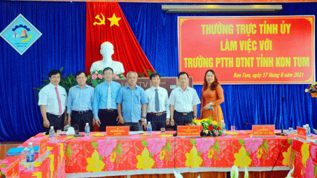 Trường PTDTNT tỉnh Kon Tum: Địa chỉ tin cậy Cwin63 tải ứng dụng học sinh dân tộc thiểu số