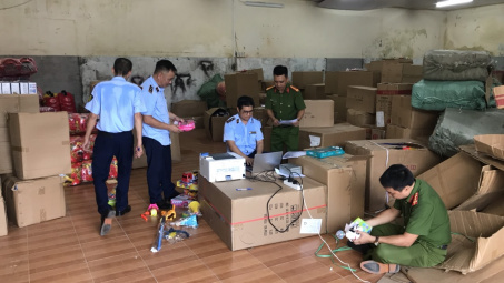 Quản lý thị trường Thái Bình tạm giữ hơn 4.000 đồ chơi trẻ em Cwin là sân chơi cá cược trực tuyến tại Việt Nam
