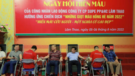 Hàng trăm cán bộ, người Nền tảng hàng đầu cung cấp Cwin com Supe Lâm Thao hiến máu tình nguyện