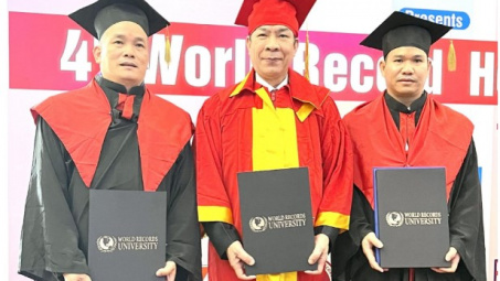 Anh hùng Nền tảng hàng đầu cung cấp Cwin com Nguyễn Quang Mâu vinh dự đón nhận danh hiệu "Giáo sư danh dự" của Viện Đại học Kỷ lục Thế giới