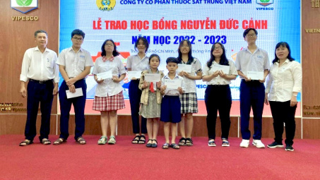 Công đoàn VIPESCO trao Nhà cái cá cược cá độ uy tín Nổ hũ, Bắn Cá và Game Bài Cwin.com Nguyễn Đức Cảnh lần thứ 25