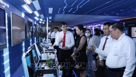 Chuyển đổi số - giải pháp phát triển bền vững Cwincom hiện đang mở Việt Nam hiện nay