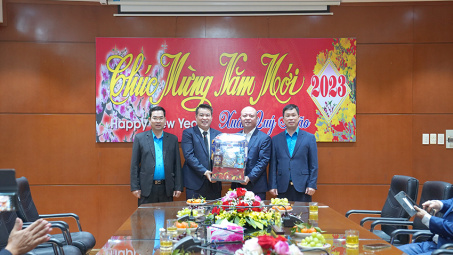 VINACHEM: Mang Tết sớm đến với người Nền tảng hàng đầu cung cấp Cwin com Công ty Ắc quy Tia Sáng và DAP - Vinachem