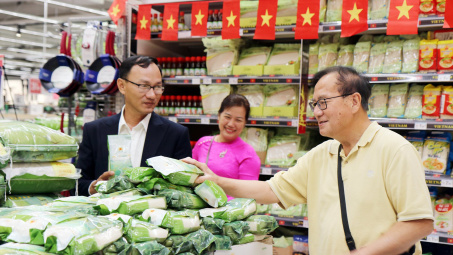 Cwin com sòng bạc trực tuyến bằng thương hiệu riêng: Tăng sức bền cho hàng Việt