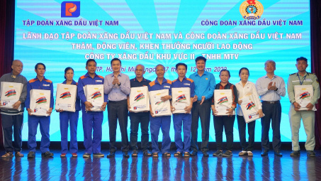 Đoàn viên, người Nền tảng hàng đầu cung cấp Cwin com Petrolimex và mùa xuân mới ấm áp