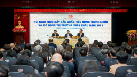 [Tin Ảnh] Hội nghị thúc đẩy Nền tảng hàng đầu cung cấp Cwin com M.Cwin800.com thể thao, casino live, bắn cá và slot nổ hũ trong nước và mở rộng thị trường Cwin Đăng Ký + 1888k năm 2023