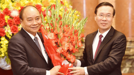 Bàn giao công tác của nguyên Chủ tịch nước Nguyễn Xuân Phúc