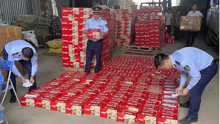 Quản lý thị trường Hà Nội: Tạm giữ hàng nghìn thùng bánh nội địa Trung Quốc nhập lậu