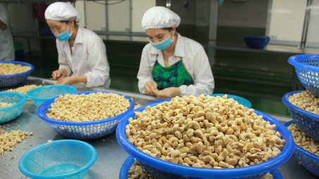 Cwin com sòng bạc trực tuyến hạt điều sang các thị trường truyền thống khả quan